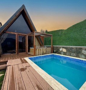 Mavera Bungalov Kare Havuzlu ve Jakuzili